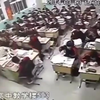 Chinees jumpt uit raam tijdens les