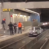 Belgische vrouw rijdt tramtunnel in