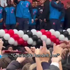 Bijlow en Geertruida spotten noodsituatie bij huldiging Feyenoord