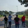 Bewapende burgers vs relschoppers in Durban, Zuid Afrika