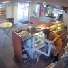Hakmessentrekker komt bakkerij overvallen