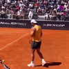 Rafael Nadal speelt de hele dag met z'n ballen