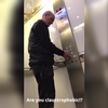 Met je collega vast in de lift