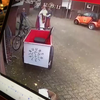 Sinterklaas Wehl flikkert uit bakfiets