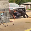 Politie Arkansas sloopt zwerver helemaal de moeder