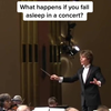 Slaap inhalen tijdens een klassiek concert