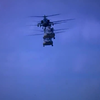 Nederlandse helo's doen flypast GP van Murica
