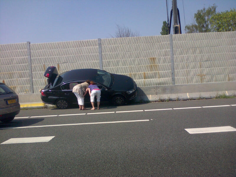 Dumpert Nl U Wilt Hier Parkeren Mag Dat