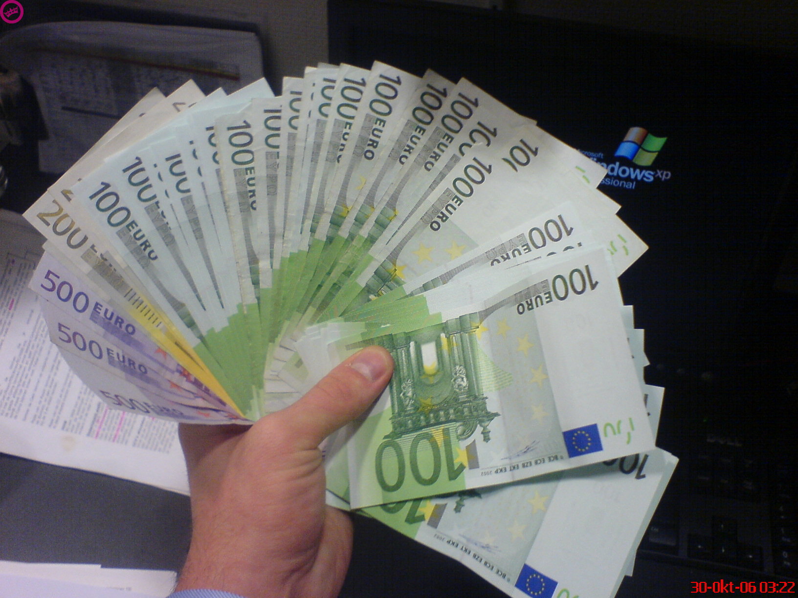 370 евро в рублях на сегодня. Миллион евро. Деньги евро. Деньги евро 1000. Миллион евро в рублях.