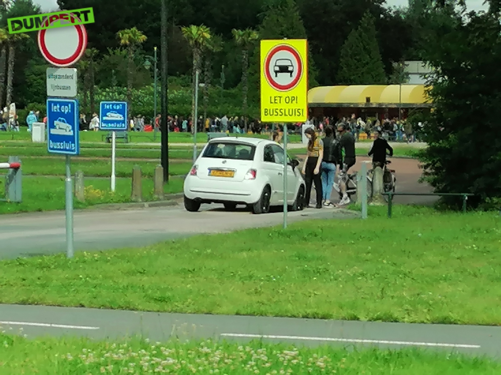 Vrouw achter het stuur