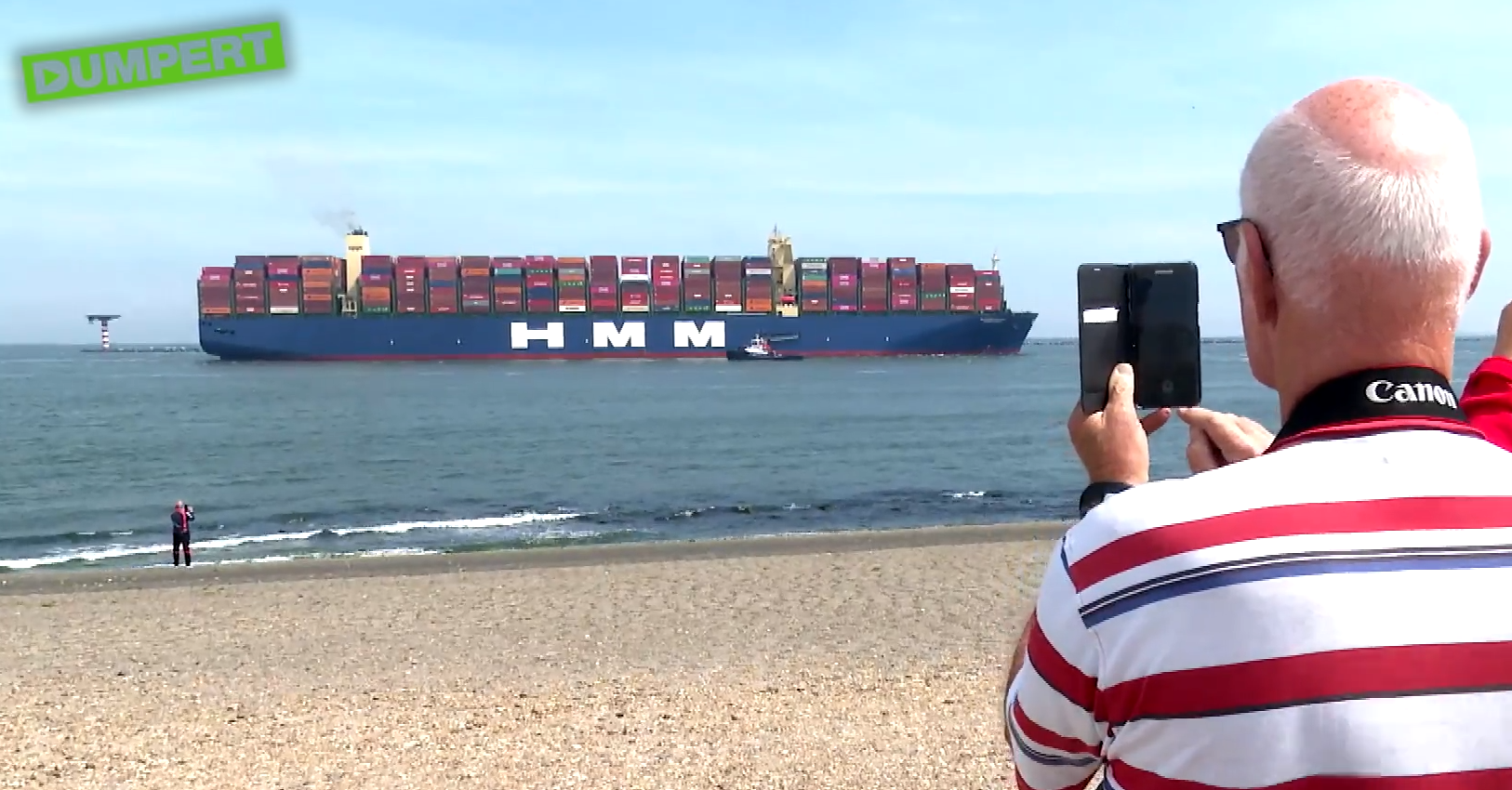 Grootste containerschip ter wereld rolt Rotterdam binnen