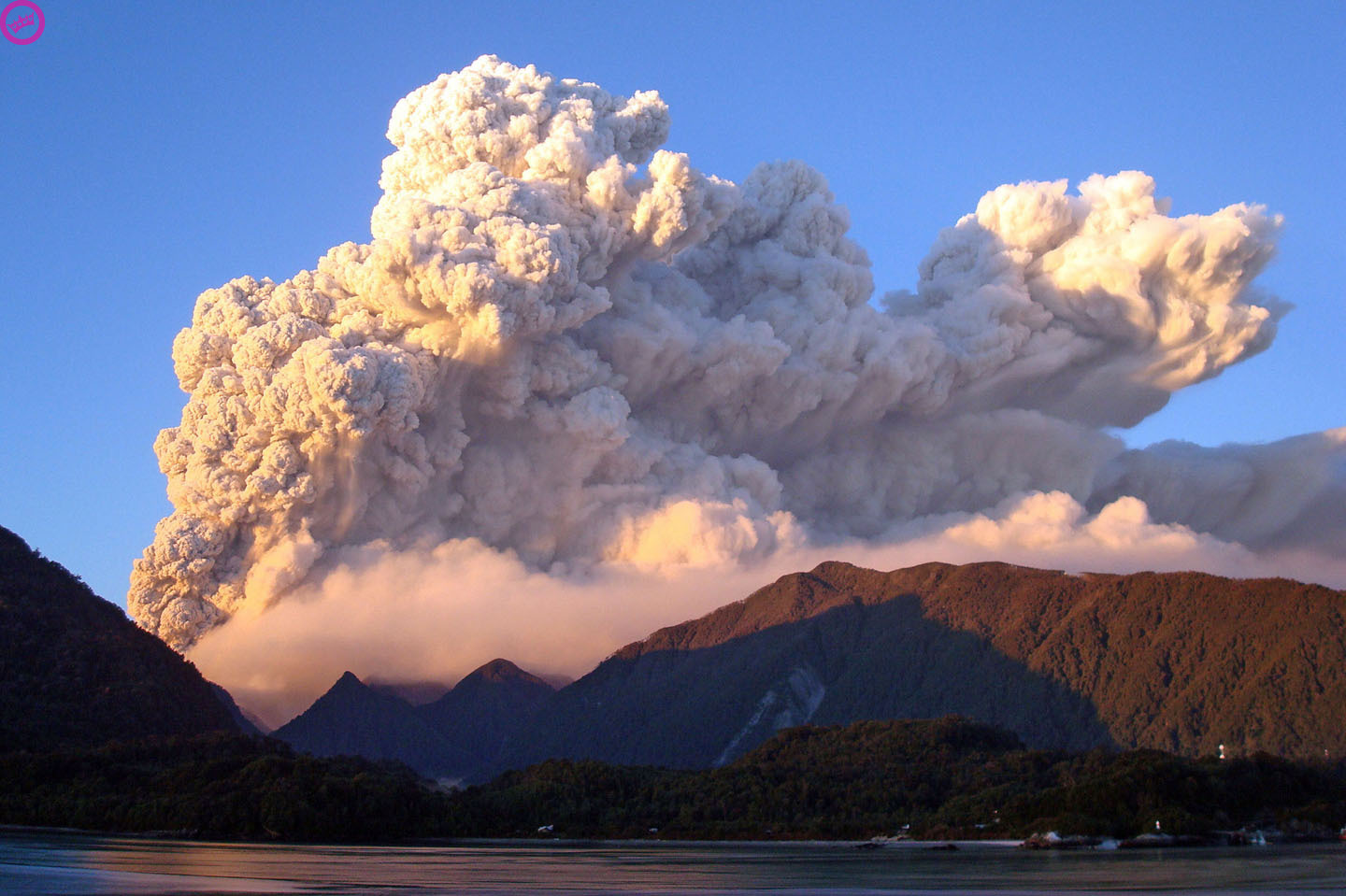 Vulkaan in Chili kent geen maat