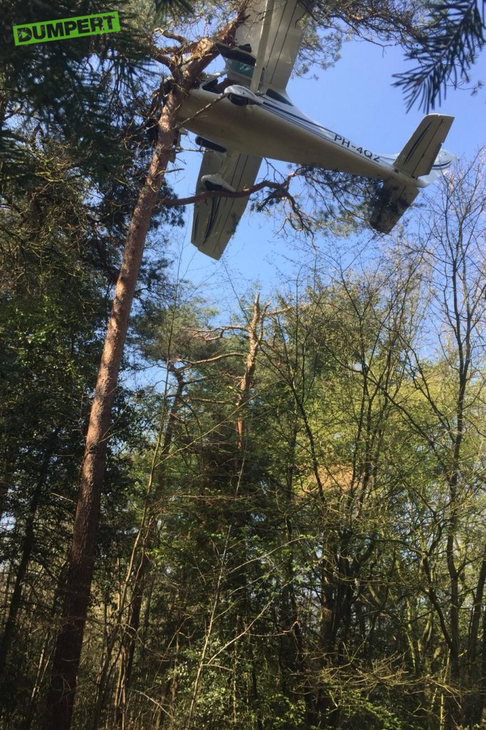Vliegtuigje neergestort in Hilversum