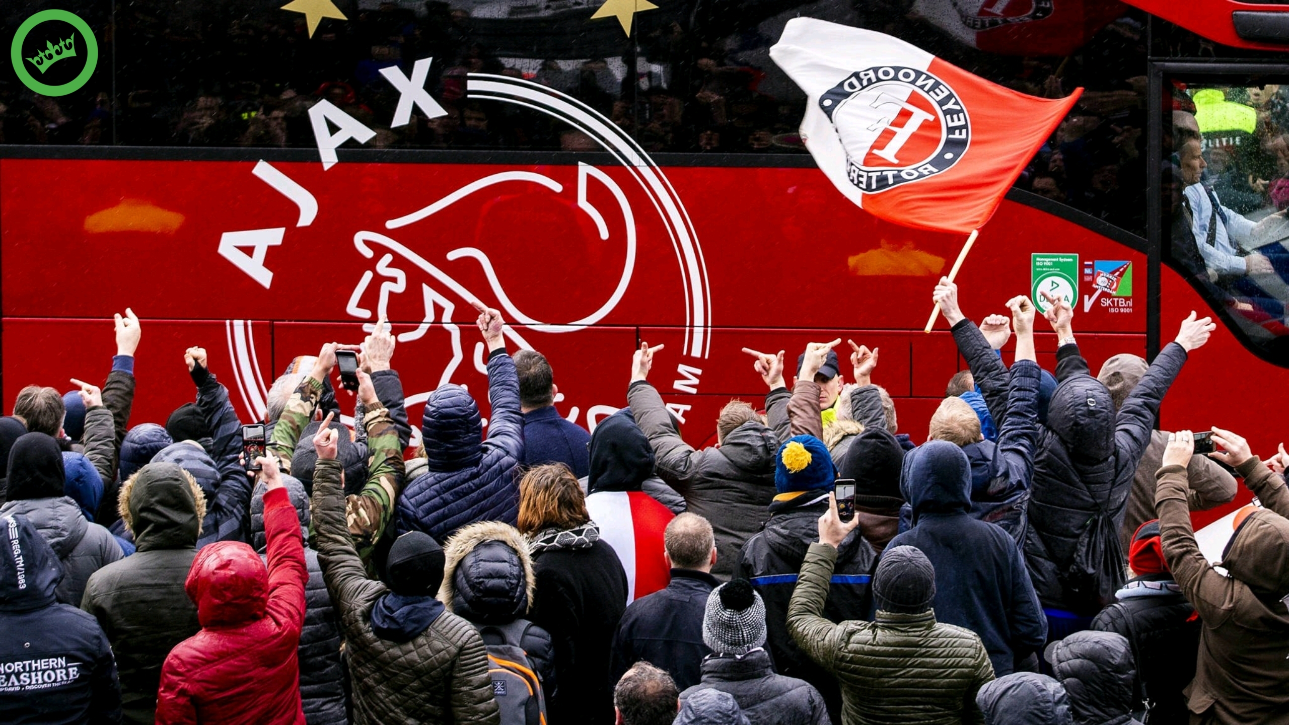 Warm welkom voor Ajax in de Kuip