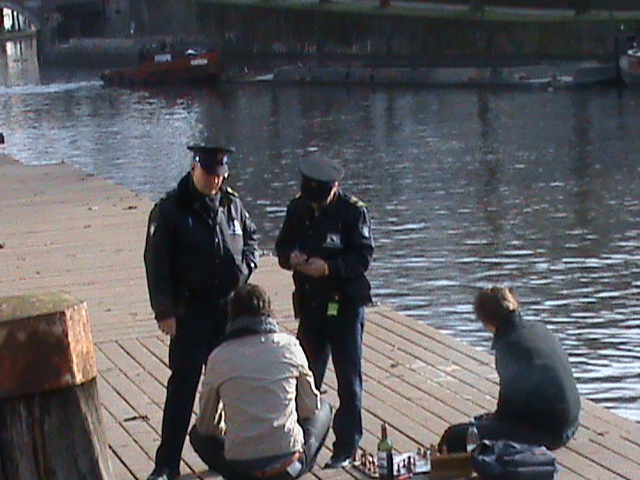 Politie Utrechtse grijpt KEiHARD in