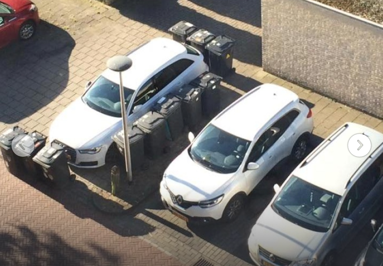 Vuilnismannen dissen foutparkeerder in Enschede