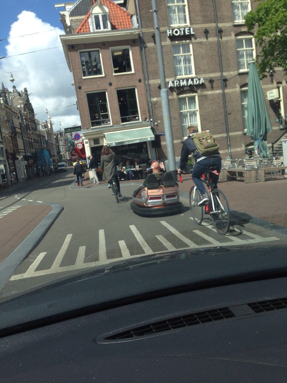 Ondertussen in Amsterdam..