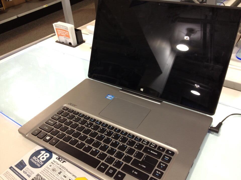 Hee Acer