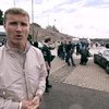 Rosberg neemt Coulthard mee voor een ritje