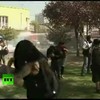 Politie spuit en pepert studentenprotest uit elkaar