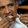 Barack Obama eet een kikkerpootje