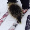 Pitbullstekelvarken bijt skiër