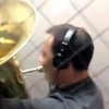 Tuba-speler met slecht geweten