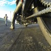 Meekijken langs de ketting van een dragbike