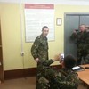 Russische soldaat tasert zichzelf