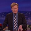 Conan brengt dood van Robin Williams live