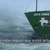 Spaanse marine helpt een handje met protesteren op zee