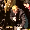 Bono rukt dubbelganger podium op
