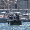Duikers (van Sea Shepherd) in de haven van Marseille