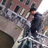Amsterdamse wildplassert pist boot onder