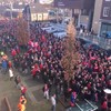 Indrukwekkende mars FC Twente supporters