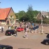 Ajax fans verbouwen de buurt