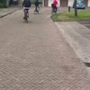 Pubers pesten fietsmeneer