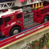 Brandweerwagen met vlammenwerper
