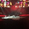 James Hetfield (Metallica) valt door podium in A'dam