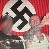 Racistische nazi doet veranderen