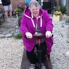 Jongens kopen scooter voor oma