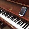 Siri in duet met pianoknul