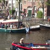 Chaos in grachten Amsterdam