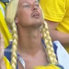 Wie troost deze Zweedse dame #2