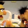 Bert en Ernie doen kersemus