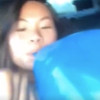Lena crasht tegen auto's na ballonnetje