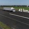 Vrachtwagens crashtesten met 43km/h