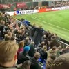 Ajax fan tussen PEC supporters
