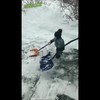 Re: Koter helpt met sneeuwschuiven