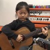 Chinees meisje (6) doet 'Fly me to the moon'